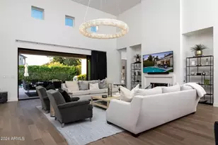 10 W Frier Dr, Phoenix, AZ 85021 - Photo 1