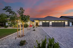 8425 W Louise Ct, Peoria, AZ 85383 - Photo 1