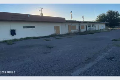 1000 N Cochise Avenue, Huachuca City, AZ 85616 - Photo 1