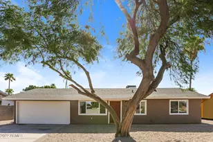 18205 North 25th Pl, Phoenix, AZ 85032 - Photo 1