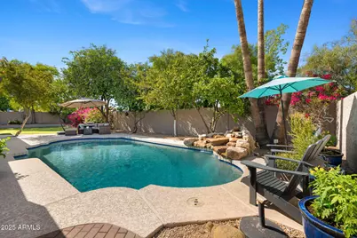 3302 E Malapai Drive, Phoenix, AZ 85028 - Photo 1