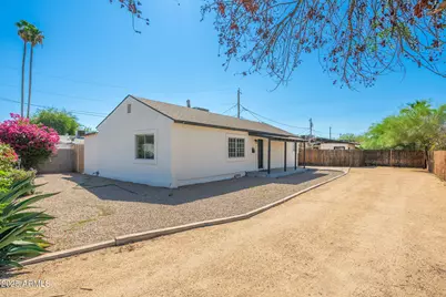 913 W Highland Avenue, Phoenix, AZ 85013 - Photo 1