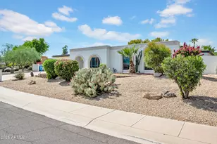 9240 N 32nd Pl, Phoenix, AZ 85028 - Photo 1