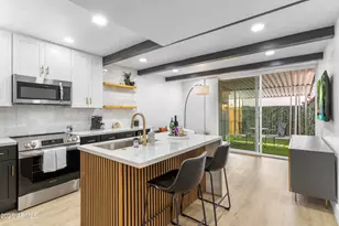 3002 N 32nd St, Phoenix, AZ 85018 - Photo 1