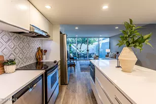 4401 N 40th St, Phoenix, AZ 85018 - Photo 1