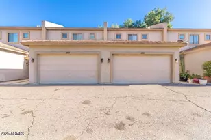 2215 N 27th St, Phoenix, AZ 85008 - Photo 1