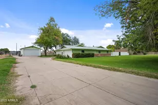 1219 N Porter Pl, Gilbert, AZ 85234 - Photo 1