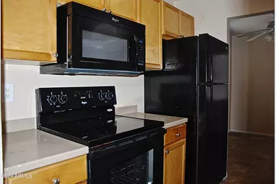 7550 N 12th Street #Unit 121, Phoenix, AZ 85020 - Photo 1