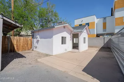 1118 E Roosevelt Street #B, Phoenix, AZ 85006 - Photo 1