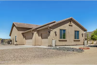 39730 N New River Road, Phoenix, AZ 85086 - Photo 2