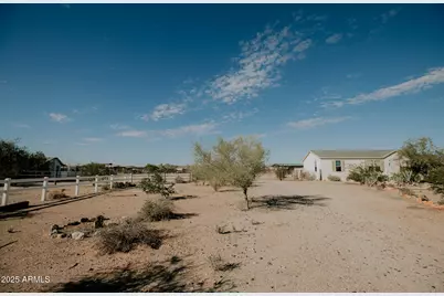 25118 W Saddle Mountain Road, Morristown, AZ 85342 - Photo 1