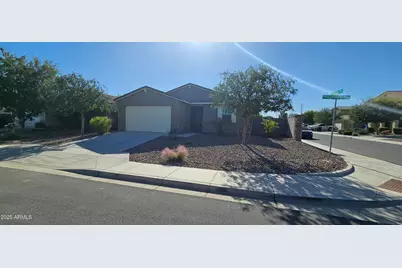 735 W Micanopy Trail, San Tan Valley, AZ 85140 - Photo 1