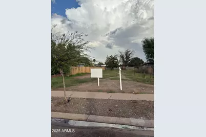 7111 N 56th Avenue #10, Glendale, AZ 85301 - Photo 1