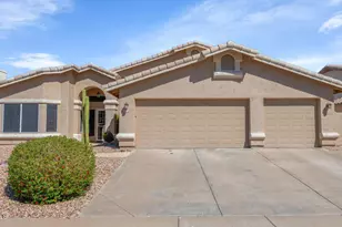 2718 E South Fork Dr, Phoenix, AZ 85048 - Photo 1