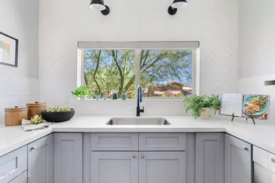 4830 N 74th Place, Scottsdale, AZ 85251 - Photo 1