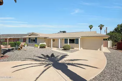 10516 W Snead Drive, Sun City, AZ 85351 - Photo 1