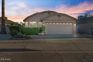 3005 E Siesta Ln, Phoenix, AZ 85050 - Photo 1