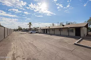 1915 N 26th Pl, Phoenix, AZ 85008 - Photo 1