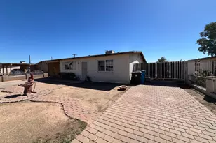 7511 W Clarendon Ave, Phoenix, AZ 85033 - Photo 1