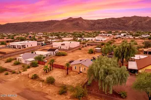 2237 E Desert Ln, Phoenix, AZ 85042 - Photo 1