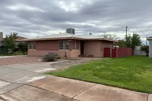 305 W Mahoney St, Winslow, AZ 86047 - Photo 1