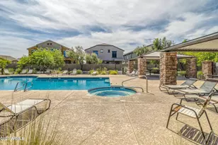 2725 E Mine Creek Rd, Phoenix, AZ 85024 - Photo 1