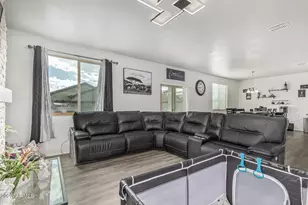 21561 W Ashleigh Marie St, Buckeye, AZ 85326 - Photo 8