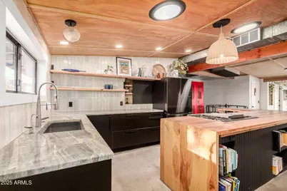 1524 E Christy Drive, Phoenix, AZ 85020 - Photo 1