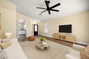 239 W Angela Dr, Phoenix, AZ 85023 - Photo 1