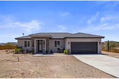 2077 W Maria Court, San Tan Valley, AZ 85144 - Photo 1