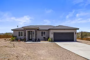 2077 W Maria Ct, San Tan Valley, AZ 85144 - Photo 1