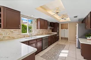 5711 N 73rd Pl, Scottsdale, AZ 85250 - Photo 10