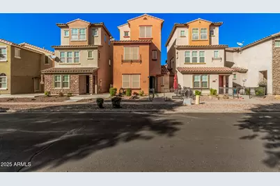 7742 W Terri Lee Drive, Phoenix, AZ 85035 - Photo 1