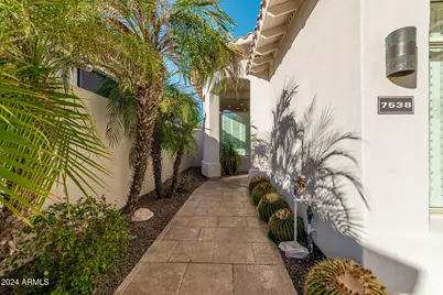 7538 E Tuckey Lane, Scottsdale, AZ 85250 - Photo 1