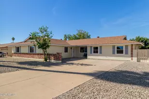 11220 N 37th Ave, Phoenix, AZ 85029 - Photo 1