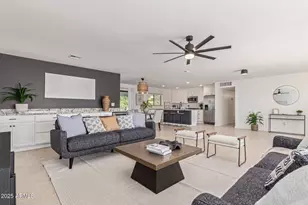 8124 E Mitchell Dr, Scottsdale, AZ 85251 - Photo 1