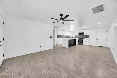 4316 N 72nd Avenue, Phoenix, AZ 85033 - Photo 4