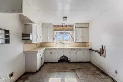 16057 S Sickles Ranch Road, Peeples Valley, AZ 86332 - Photo 14