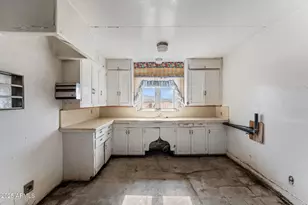 16057 S Sickles Ranch Rd, Peeples Valley, AZ 86332 - Photo 14
