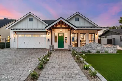 4208 N 41st Place, Phoenix, AZ 85018 - Photo 1