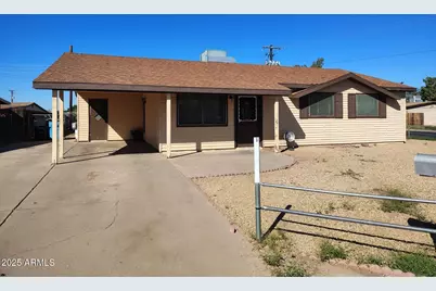 8102 W Weldon Avenue, Phoenix, AZ 85033 - Photo 1
