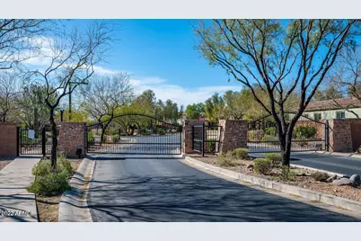 2413 W Sienna Bouquet Place, Phoenix, AZ 85085 - Photo 1