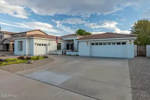 21125 E Twin Acres Dr, Queen Creek, AZ 85142 - Photo 2