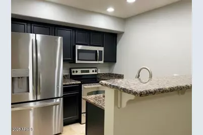 3235 E Camelback Road #104, Phoenix, AZ 85018 - Photo 1