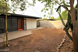 3247 N 40th St, Phoenix, AZ 85018 - Photo 1