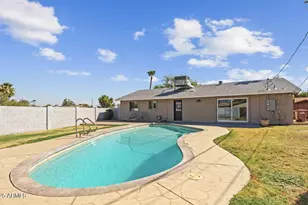 8638 E Palm Ln, Scottsdale, AZ 85257 - Photo 2
