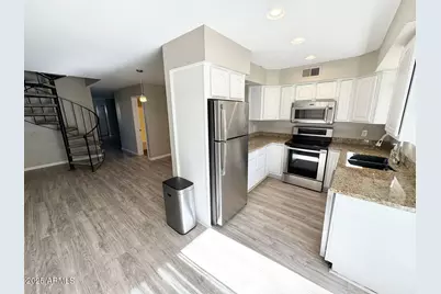 1425 E Desert Cove Avenue #2, Phoenix, AZ 85020 - Photo 1