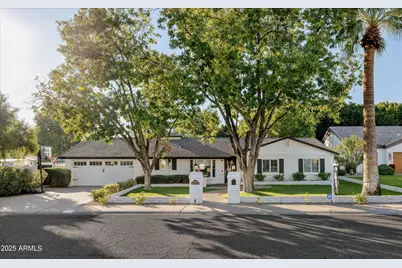 4826 N 34th Place, Phoenix, AZ 85018 - Photo 1