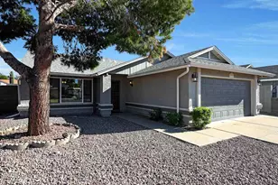 21057 N 33rd Dr, Phoenix, AZ 85027 - Photo 1