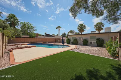 601 E Forest Hills Drive, Phoenix, AZ 85022 - Photo 1